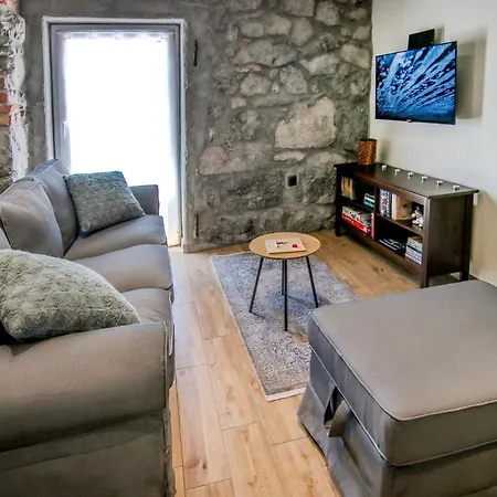Holiday home 'villa Fani' With Jacuzzi